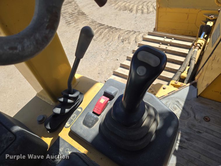 image for item EO0826 2005 Caterpillar D3G LGP dozer