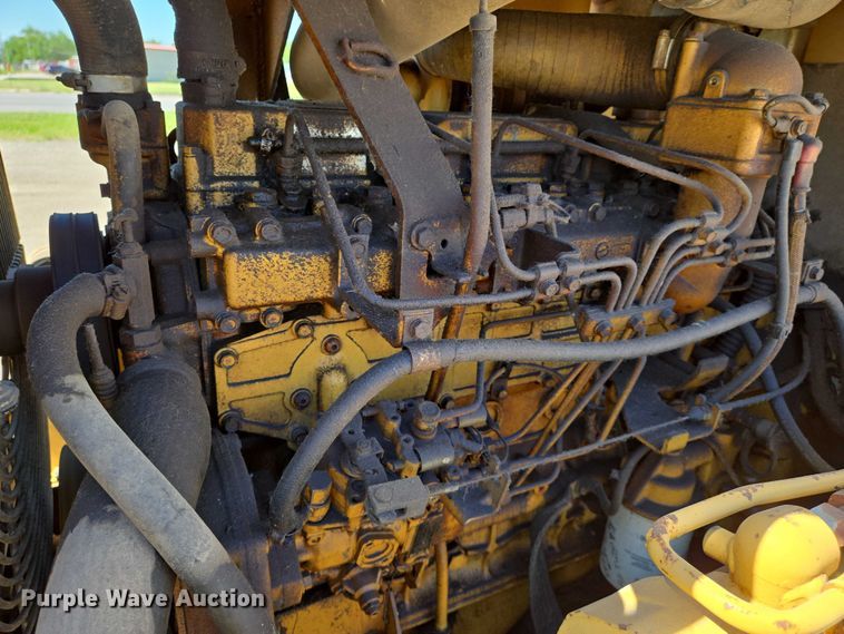 image for item EO0826 2005 Caterpillar D3G LGP dozer