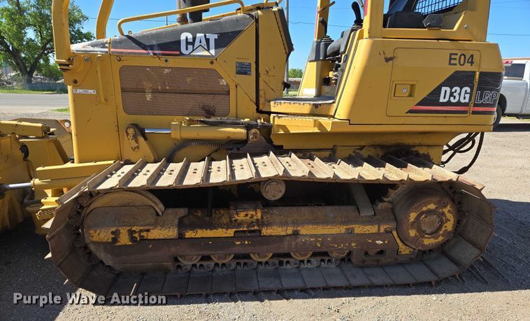 image for item EO0826 2005 Caterpillar D3G LGP dozer