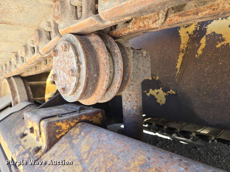 image for item EO0826 2005 Caterpillar D3G LGP dozer