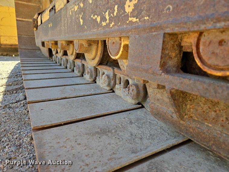 image for item EO0826 2005 Caterpillar D3G LGP dozer