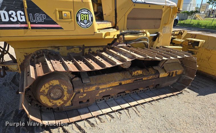 image for item EO0826 2005 Caterpillar D3G LGP dozer