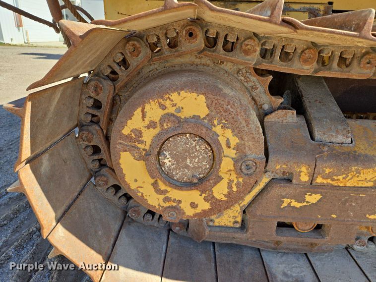 image for item EO0826 2005 Caterpillar D3G LGP dozer