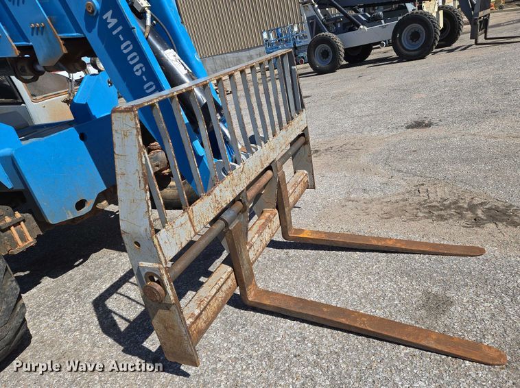 image for item EO0833 2007 Genie  GTH-844 telehandler