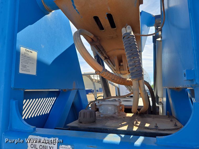image for item EO0833 2007 Genie  GTH-844 telehandler