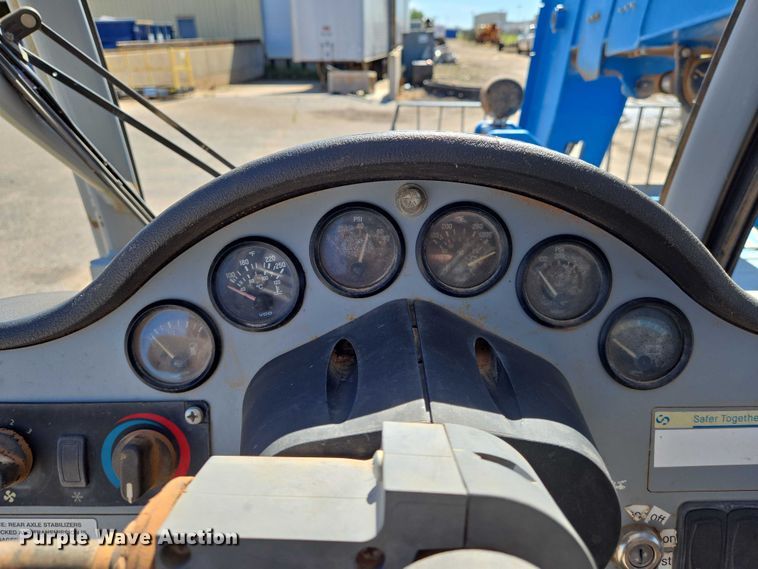 image for item EO0833 2007 Genie  GTH-844 telehandler