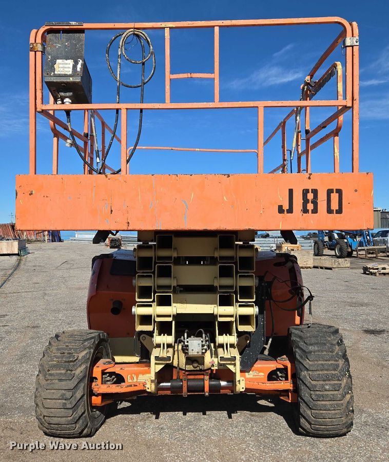 image for item EO0834 2005 JLG 4394RT scissor lift