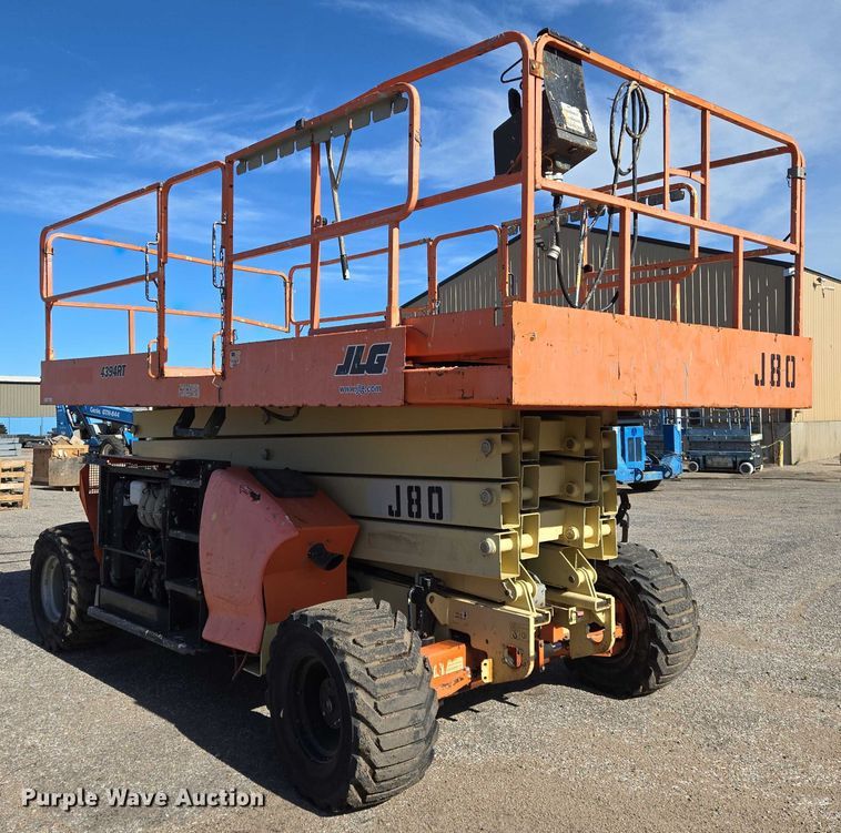 image for item EO0834 2005 JLG 4394RT scissor lift