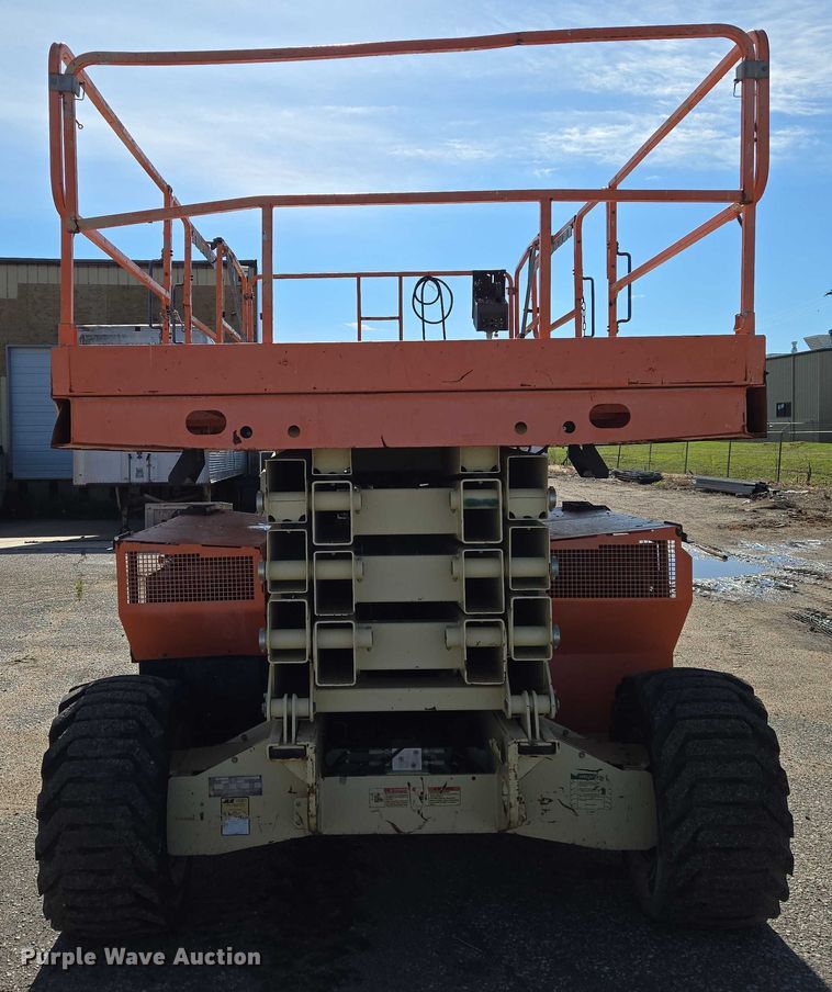 image for item EO0834 2005 JLG 4394RT scissor lift