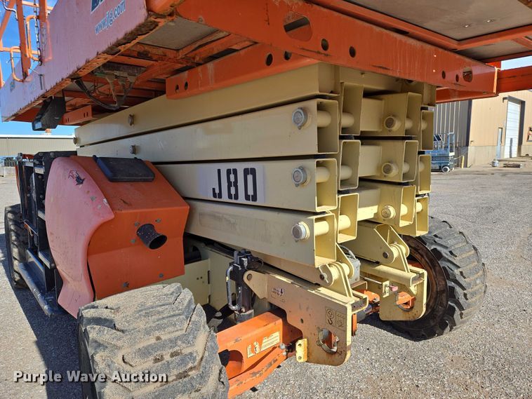image for item EO0834 2005 JLG 4394RT scissor lift