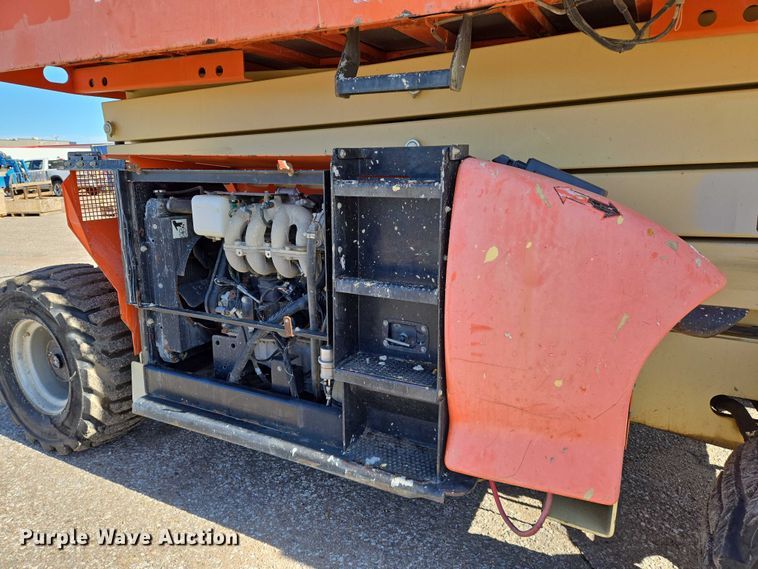 image for item EO0834 2005 JLG 4394RT scissor lift