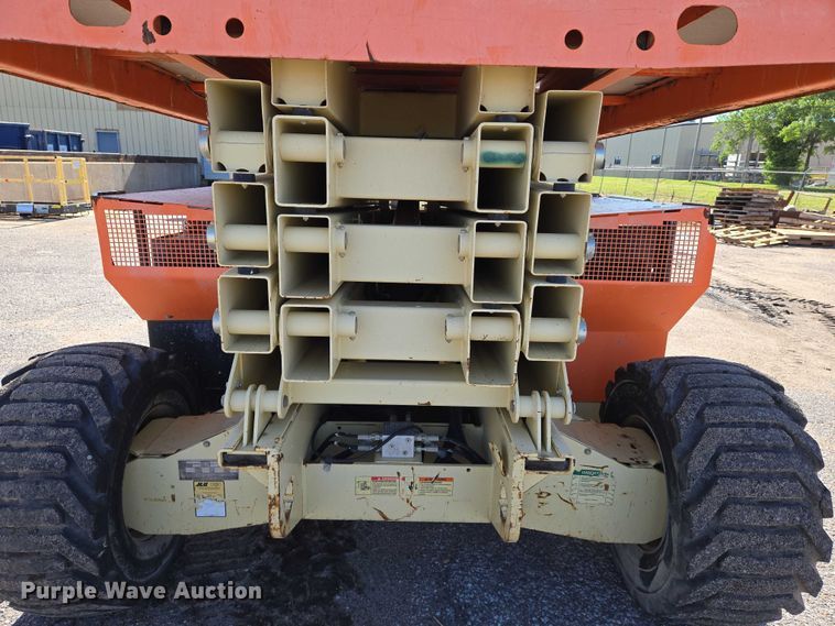 image for item EO0834 2005 JLG 4394RT scissor lift