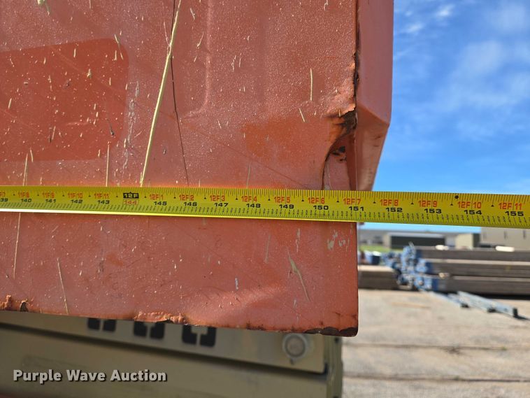 image for item EO0834 2005 JLG 4394RT scissor lift