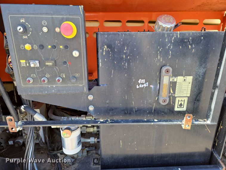 image for item EO0834 2005 JLG 4394RT scissor lift