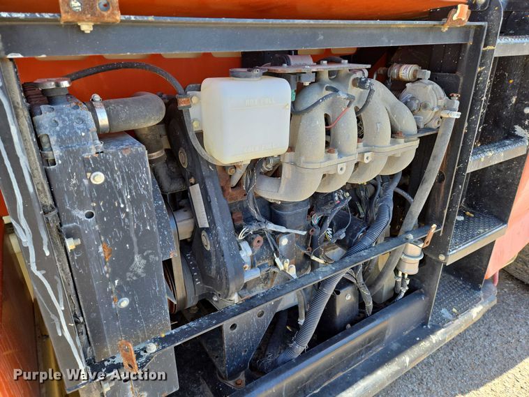 image for item EO0834 2005 JLG 4394RT scissor lift