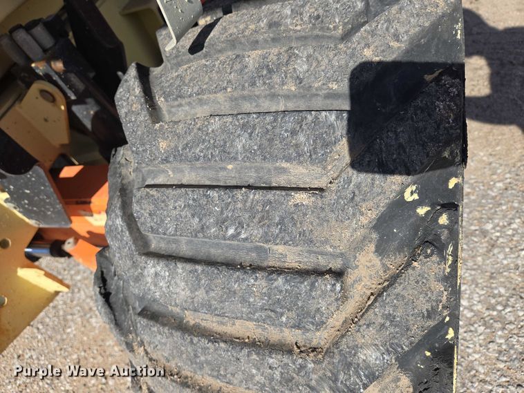 image for item EO0834 2005 JLG 4394RT scissor lift