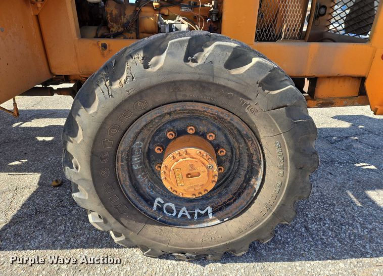 image for item EO0836 1990 Lull 844B Highlander  telehandler