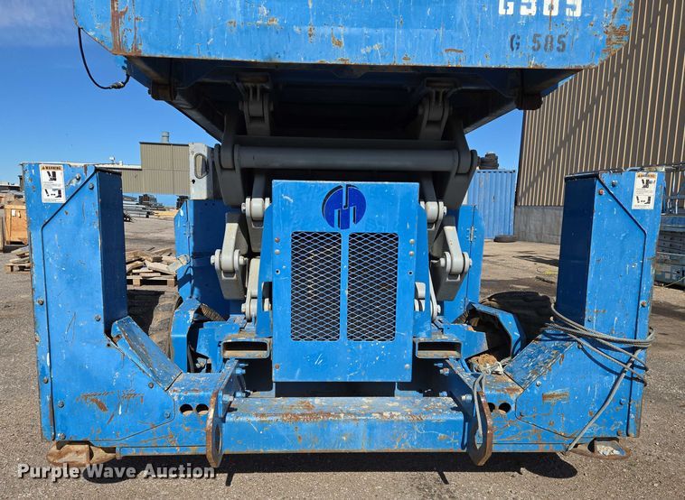 image for item EO0845 2004 Genie GS-4390 scissor lift