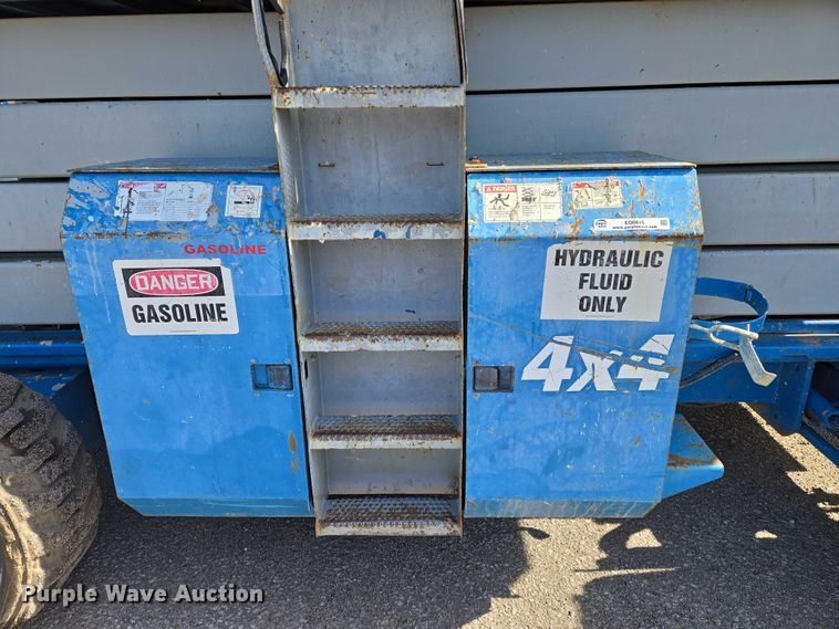 image for item EO0845 2004 Genie GS-4390 scissor lift