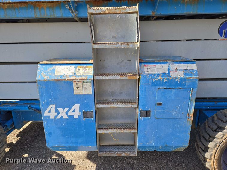 image for item EO0845 2004 Genie GS-4390 scissor lift