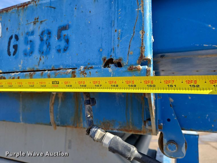 image for item EO0845 2004 Genie GS-4390 scissor lift