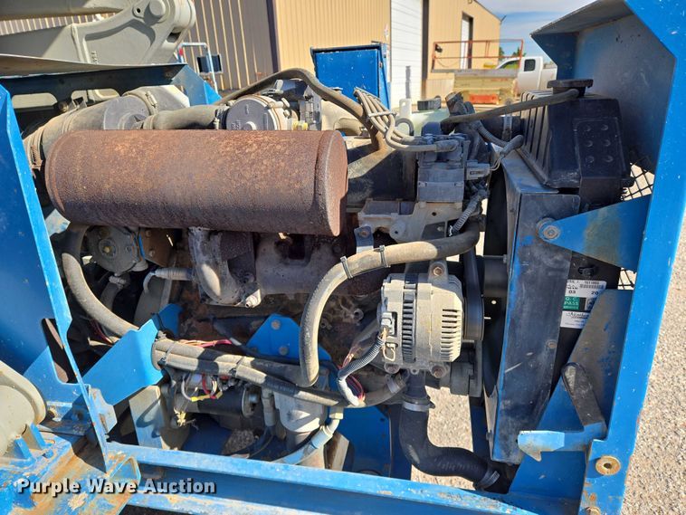 image for item EO0845 2004 Genie GS-4390 scissor lift