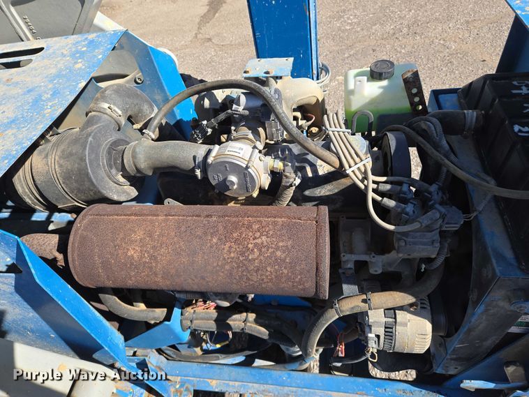 image for item EO0845 2004 Genie GS-4390 scissor lift