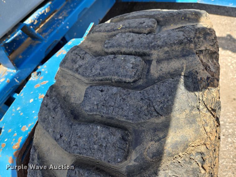 image for item EO0845 2004 Genie GS-4390 scissor lift