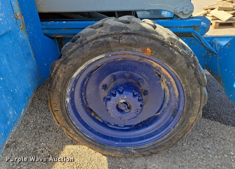 image for item EO0845 2004 Genie GS-4390 scissor lift