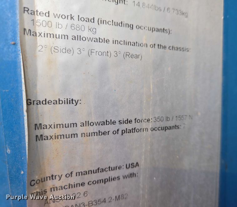 image for item EO0845 2004 Genie GS-4390 scissor lift