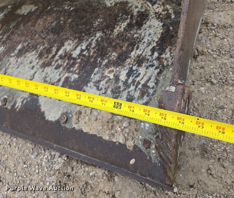 image for item EO0846 2006 Takeuchi TL140 tracked skid steer loader