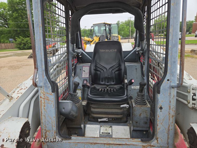 image for item EO0846 2006 Takeuchi TL140 tracked skid steer loader