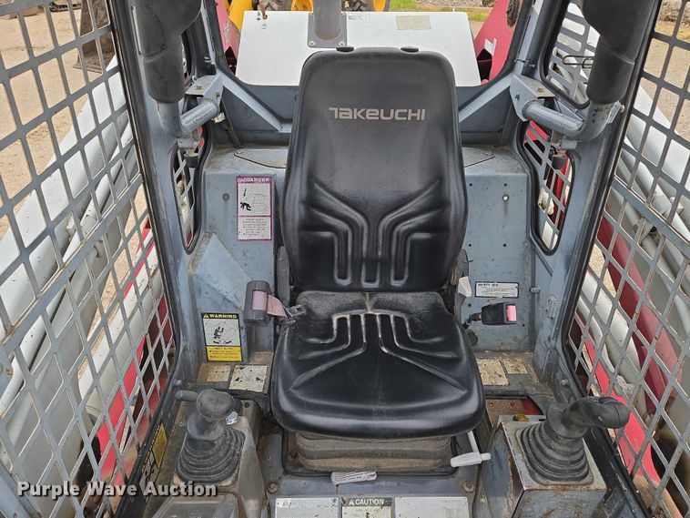 image for item EO0846 2006 Takeuchi TL140 tracked skid steer loader