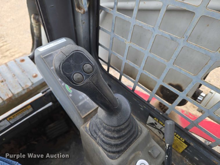 image for item EO0846 2006 Takeuchi TL140 tracked skid steer loader