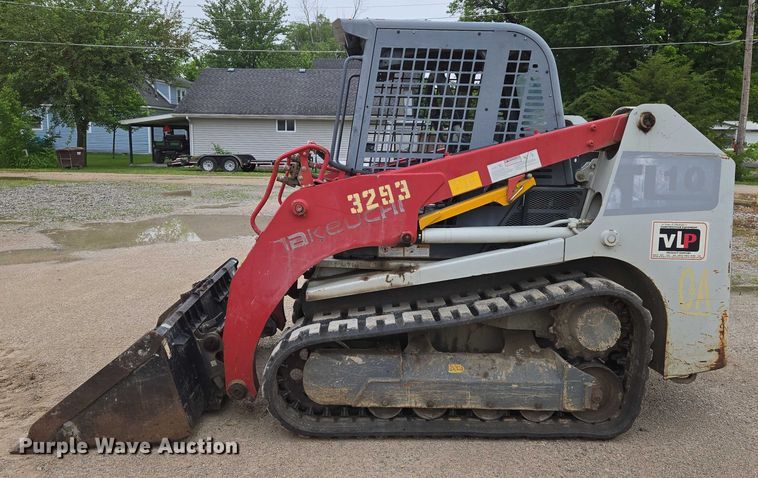 image for item EO0850 2016 Takeuchi TL10 tracked skid steer loader