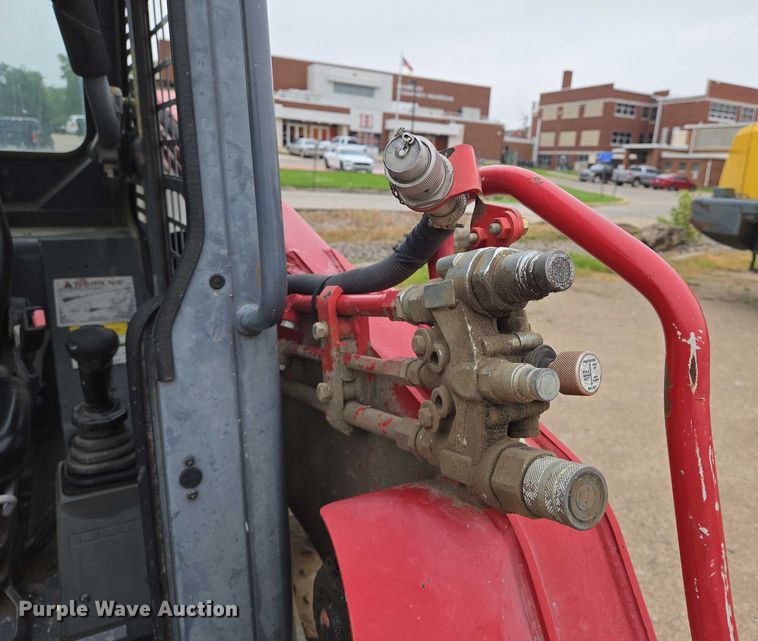 image for item EO0850 2016 Takeuchi TL10 tracked skid steer loader