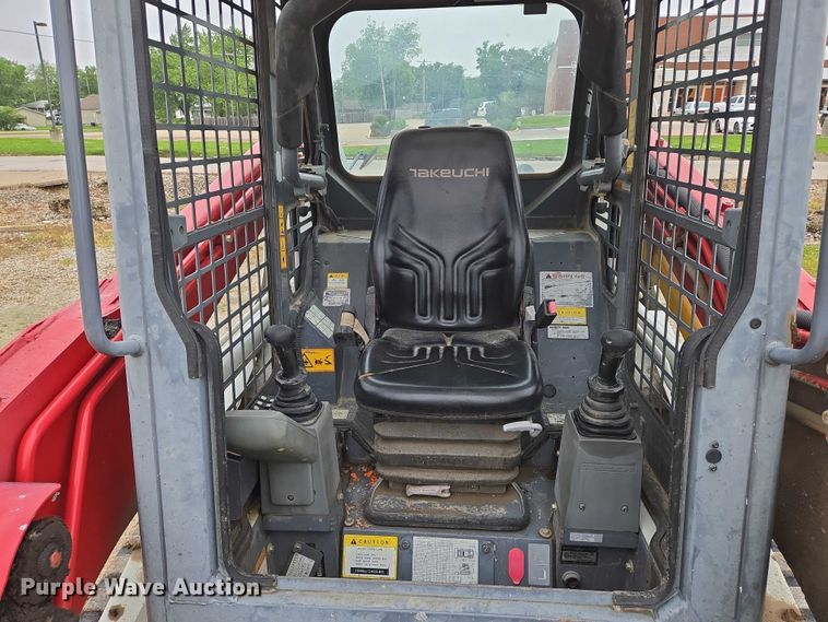 image for item EO0850 2016 Takeuchi TL10 tracked skid steer loader