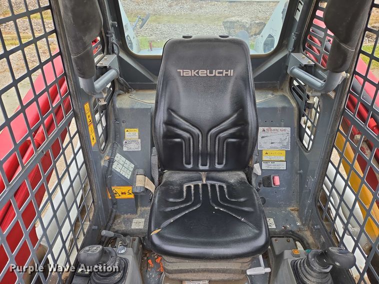 image for item EO0850 2016 Takeuchi TL10 tracked skid steer loader