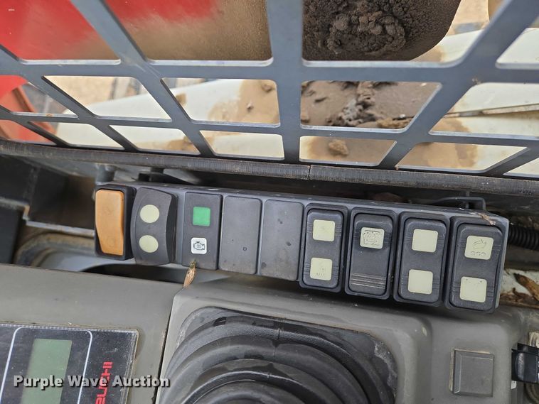 image for item EO0850 2016 Takeuchi TL10 tracked skid steer loader