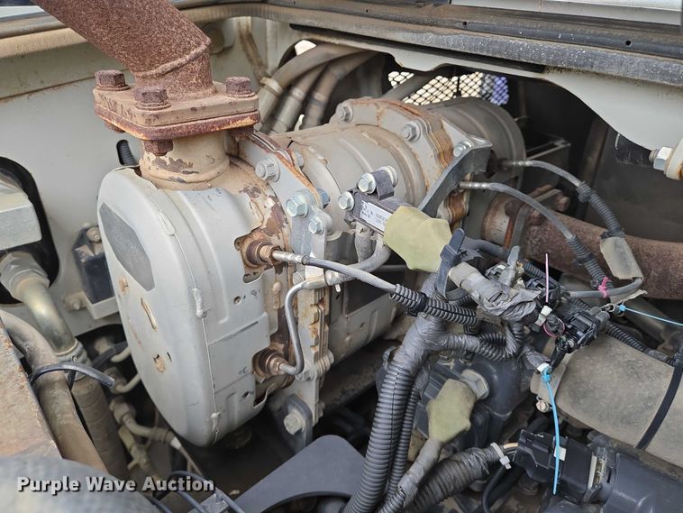 image for item EO0850 2016 Takeuchi TL10 tracked skid steer loader