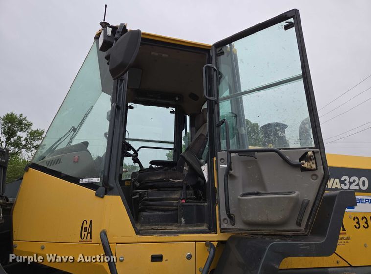 image for item EO0851 2015 Komatsu WA320-7 wheel loader
