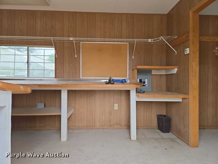 image for item EO0852 2006 Mark Line 1050T office trailer