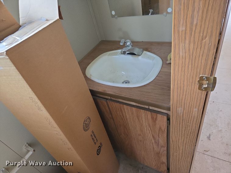 image for item EO0852 2006 Mark Line 1050T office trailer