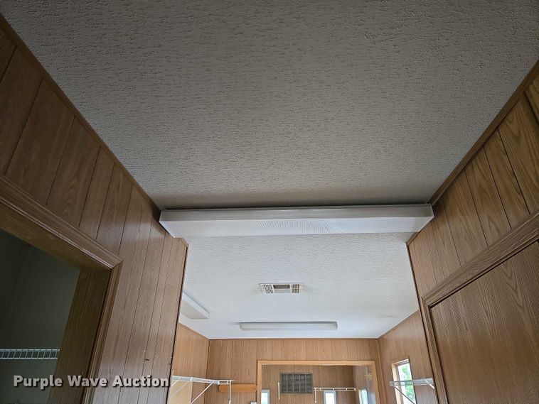 image for item EO0852 2006 Mark Line 1050T office trailer