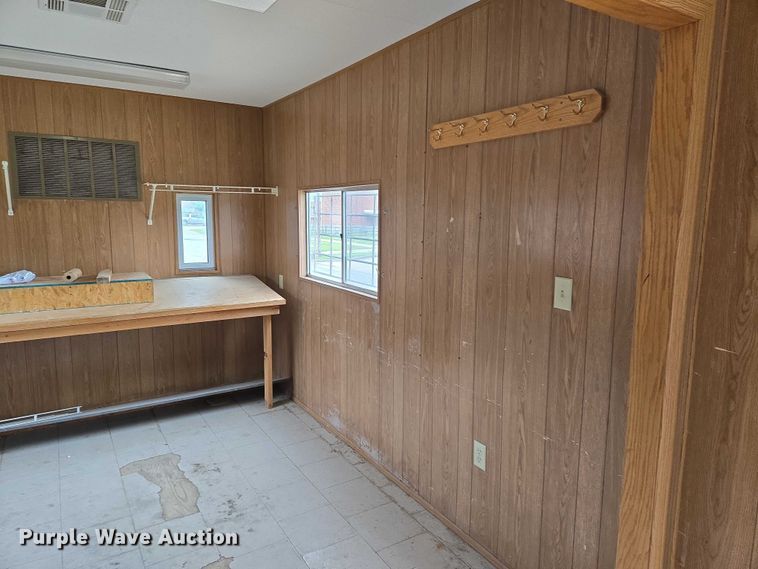 image for item EO0852 2006 Mark Line 1050T office trailer