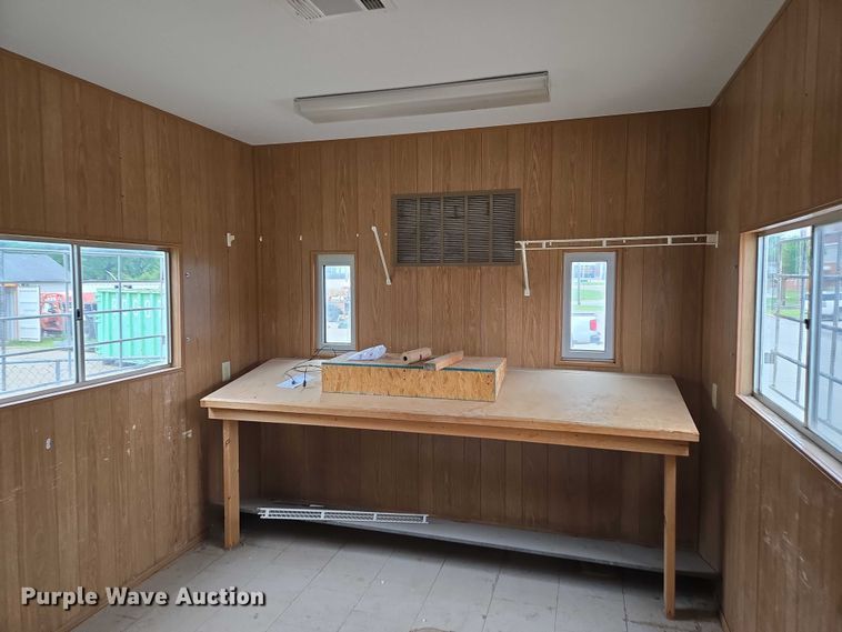 image for item EO0852 2006 Mark Line 1050T office trailer