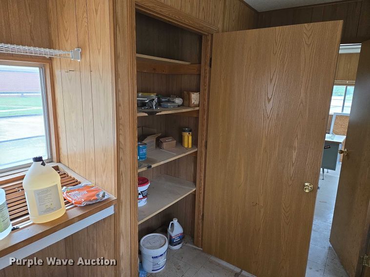 image for item EO0852 2006 Mark Line 1050T office trailer