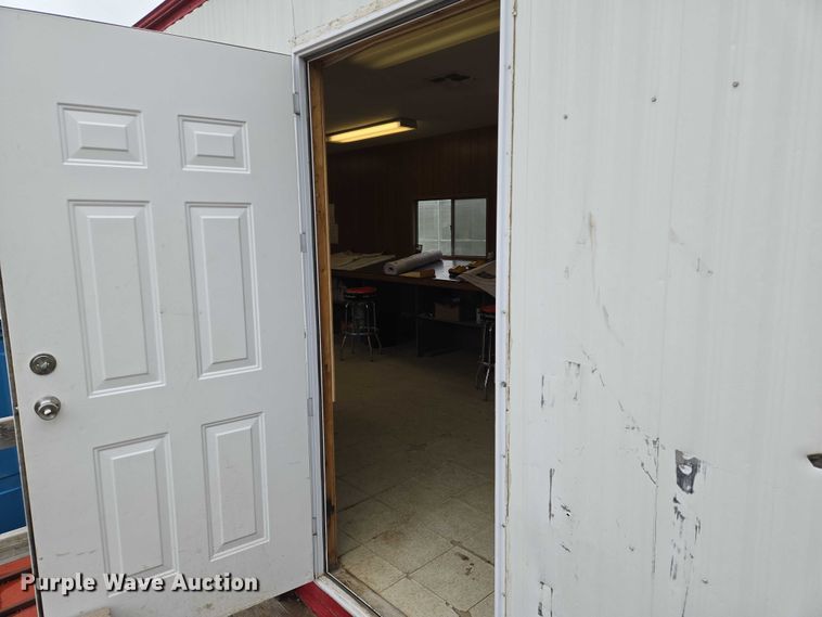 image for item EO0853 2008 Forest River office trailer