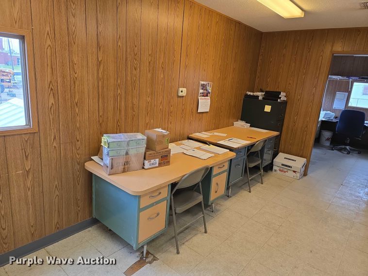 image for item EO0853 2008 Forest River office trailer