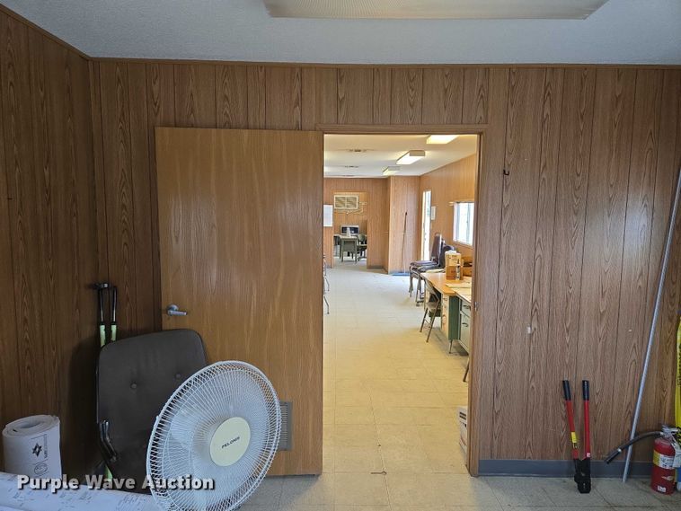 image for item EO0853 2008 Forest River office trailer